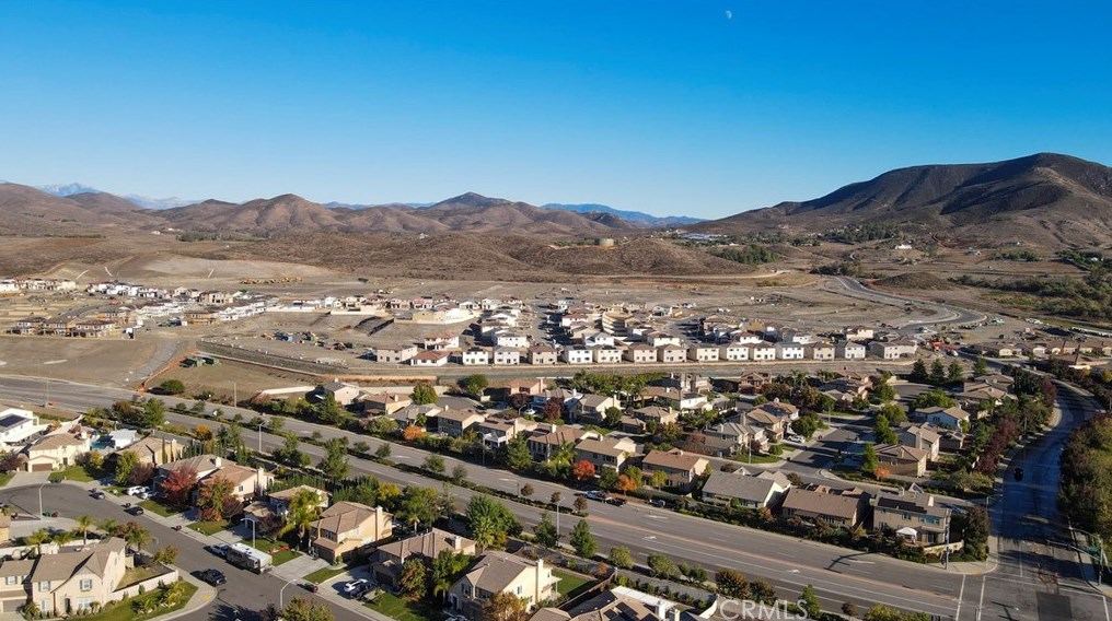 34314 Northhaven Dr, Winchester CA  92596-8497 exterior