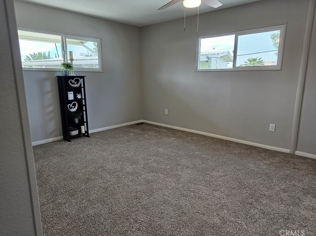 360 Santa Clara Cir, Hemet CA  92543-6957 exterior