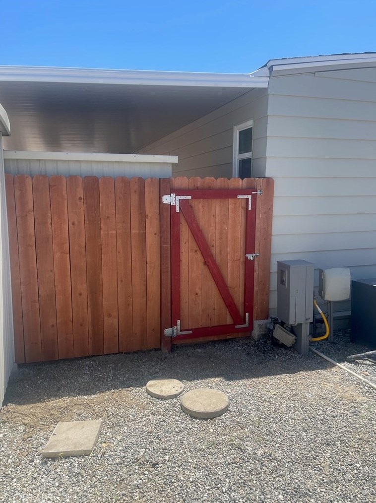 360 Santa Clara Cir, Hemet CA  92543-6957 exterior