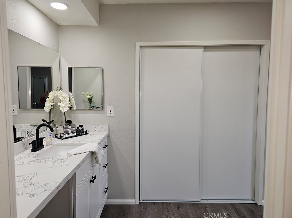360 Santa Clara Cir, Hemet CA  92543-6957 exterior