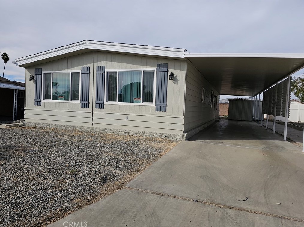 360 Santa Clara Cir, Hemet CA  92543-6957 exterior