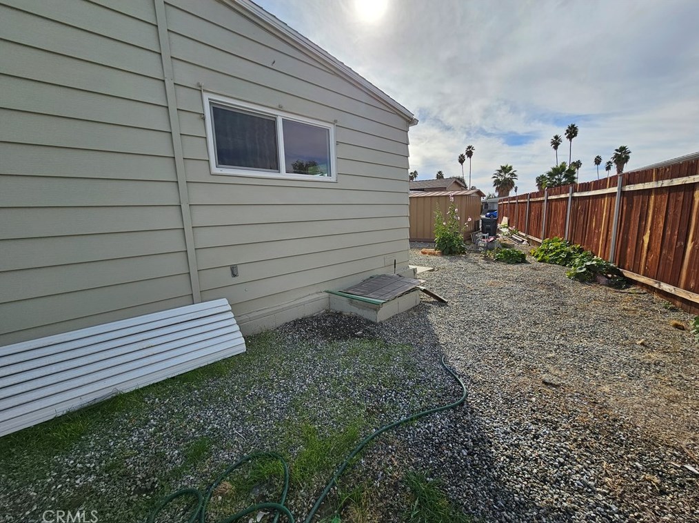 360 Santa Clara Cir, Hemet CA  92543-6957 exterior