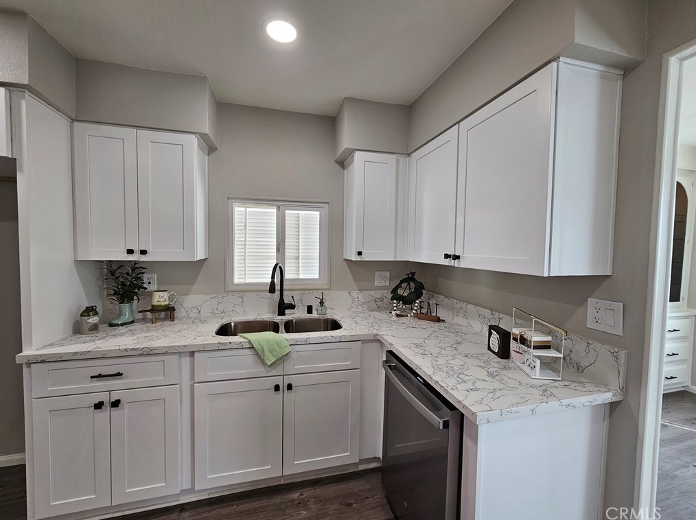 360 Santa Clara Cir, Hemet CA  92543-6957 exterior