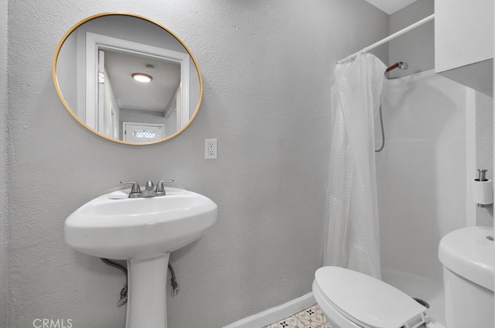 6188 Palm Ave, Riverside CA  92506-2022 exterior