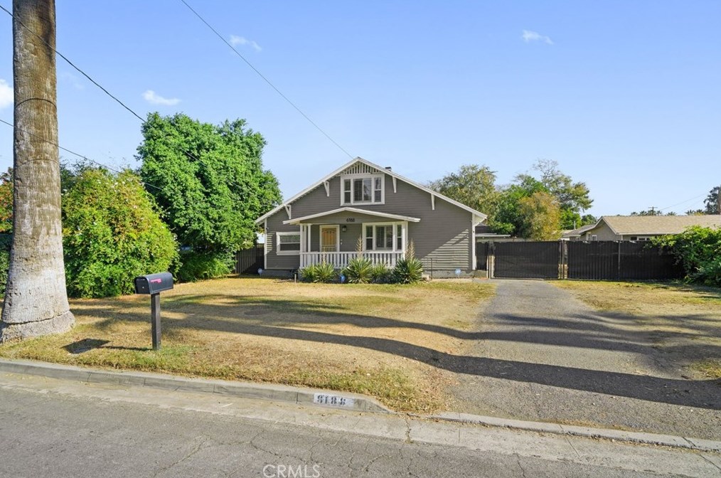 6188 Palm Ave, Riverside CA  92506-2022 exterior