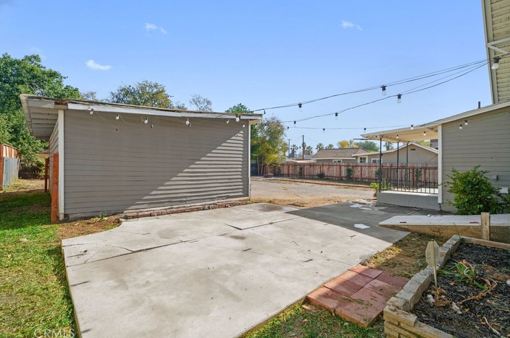 6188 Palm Ave, Riverside CA  92506-2022 exterior