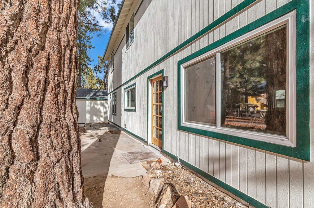 345 Country Clb Blvd, Big Bear City CA  92314-9048 exterior