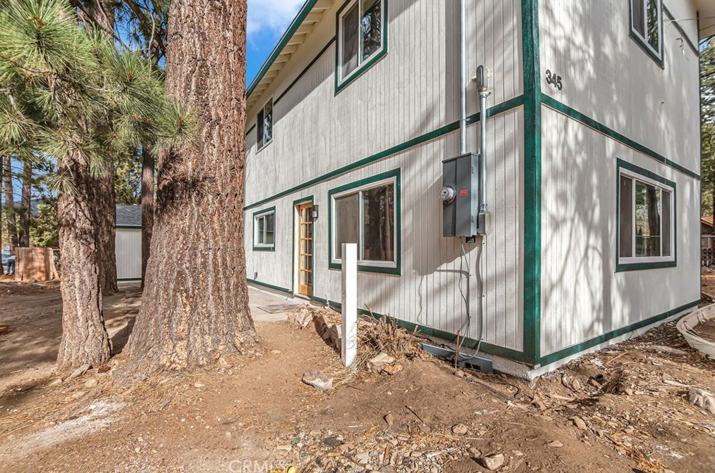 345 Country Clb Blvd, Big Bear City CA  92314-9048 exterior