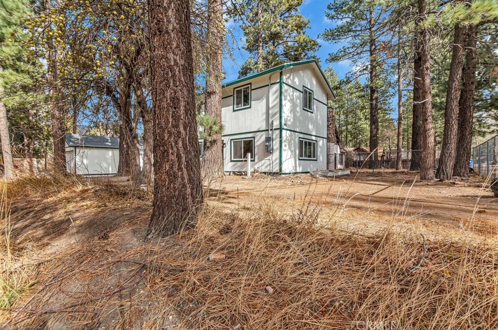 345 Country Clb Blvd, Big Bear City CA  92314-9048 exterior