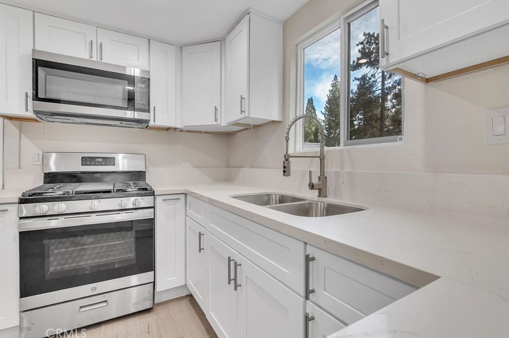 345 Country Clb Blvd, Big Bear City CA  92314-9048 exterior