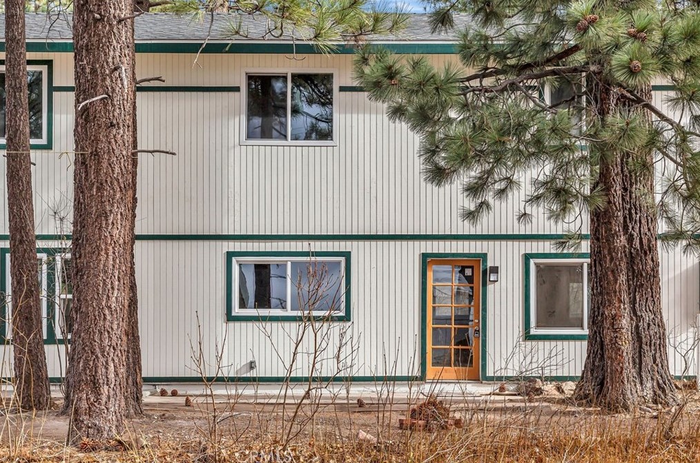 345 Country Clb Blvd, Big Bear City CA  92314-9048 exterior