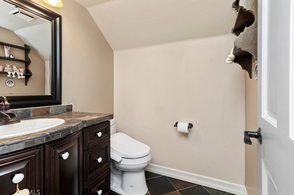 14233 Weeping Willow Ln, Fontana CA  92337-0721 exterior