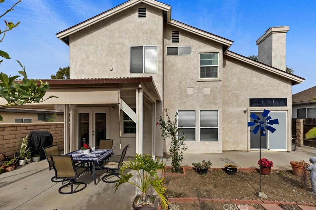 14233 Weeping Willow Ln, Fontana CA  92337-0721 exterior