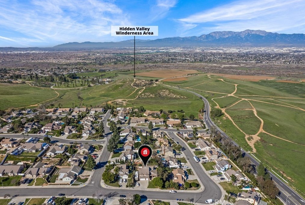 11233 Cadbury Dr, Riverside CA  92505-2268 exterior