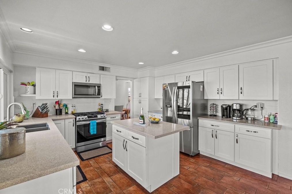 11233 Cadbury Dr, Riverside CA  92505-2268 exterior