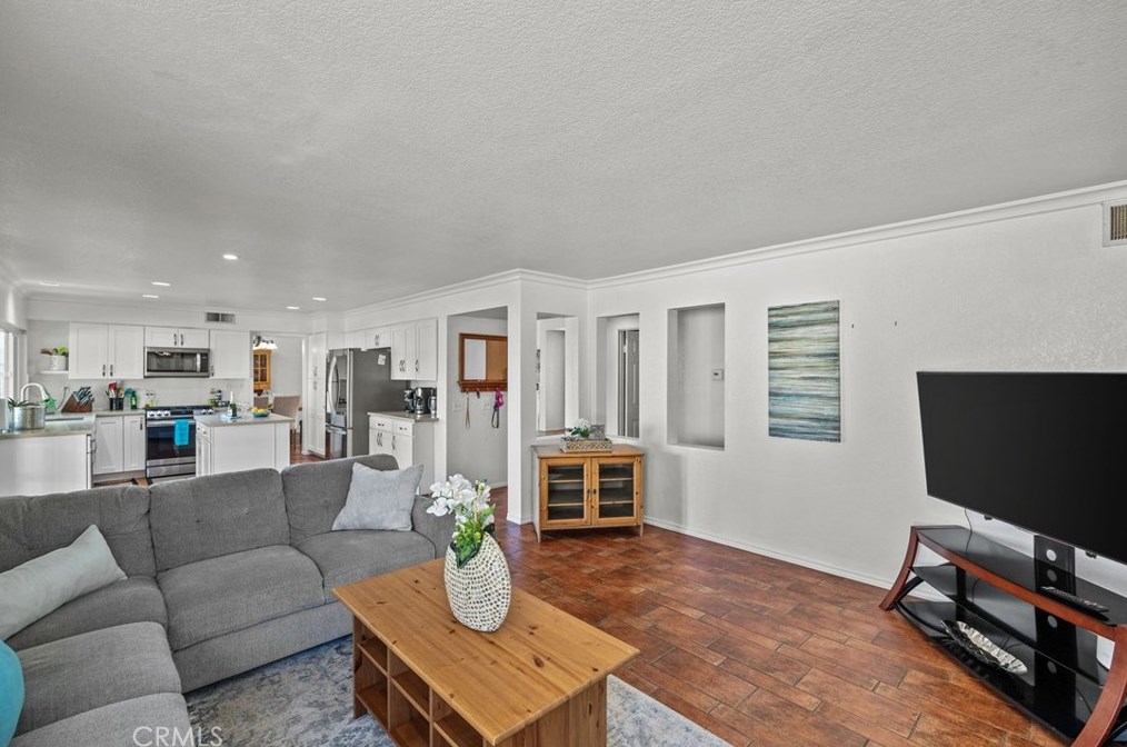 11233 Cadbury Dr, Riverside CA  92505-2268 exterior