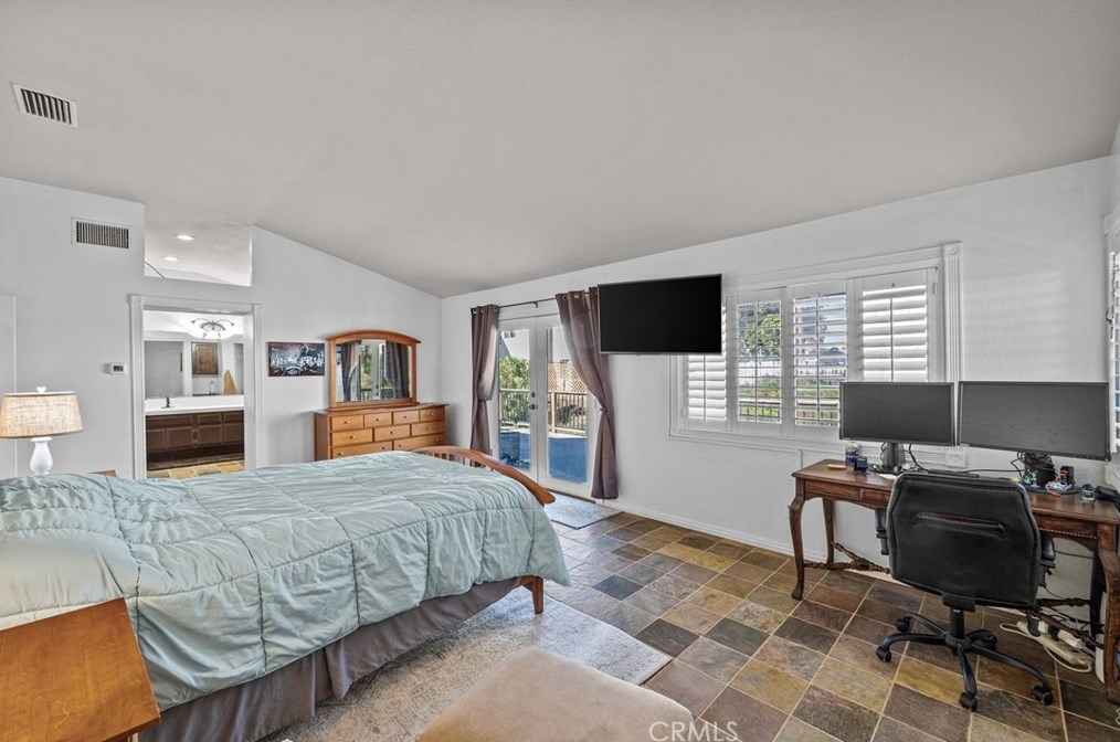 11233 Cadbury Dr, Riverside CA  92505-2268 exterior
