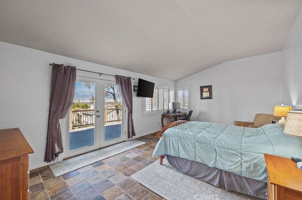 11233 Cadbury Dr, Riverside CA  92505-2268 exterior
