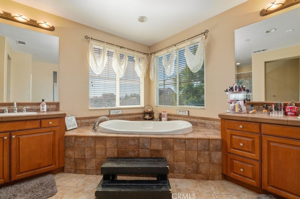 19644 Shadowbrook Way, Riverside CA  92508-6809 exterior