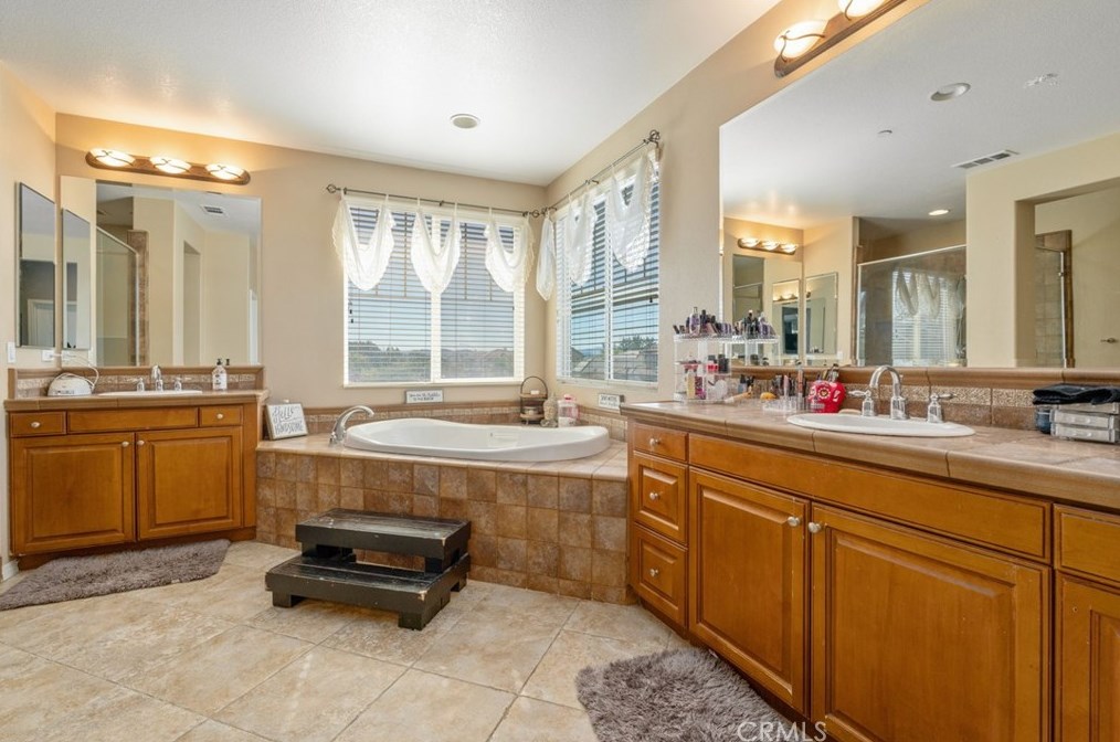 19644 Shadowbrook Way, Riverside CA  92508-6809 exterior