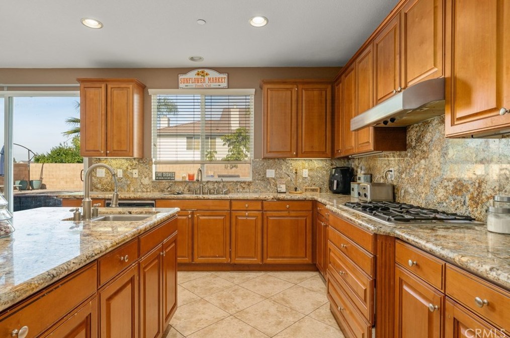 19644 Shadowbrook Way, Riverside CA  92508-6809 exterior