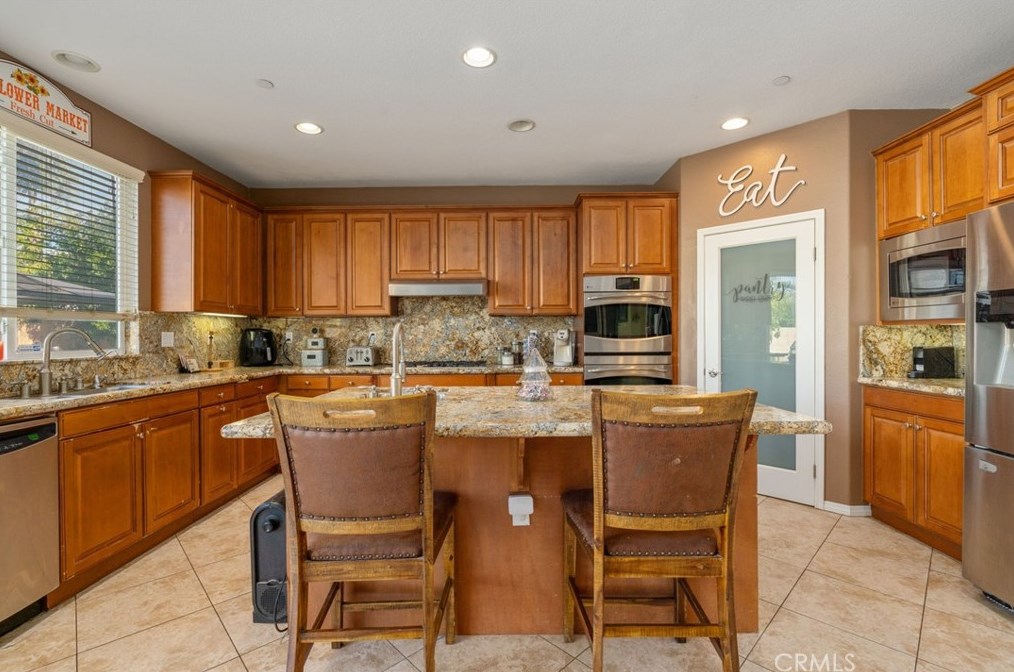 19644 Shadowbrook Way, Riverside CA  92508-6809 exterior