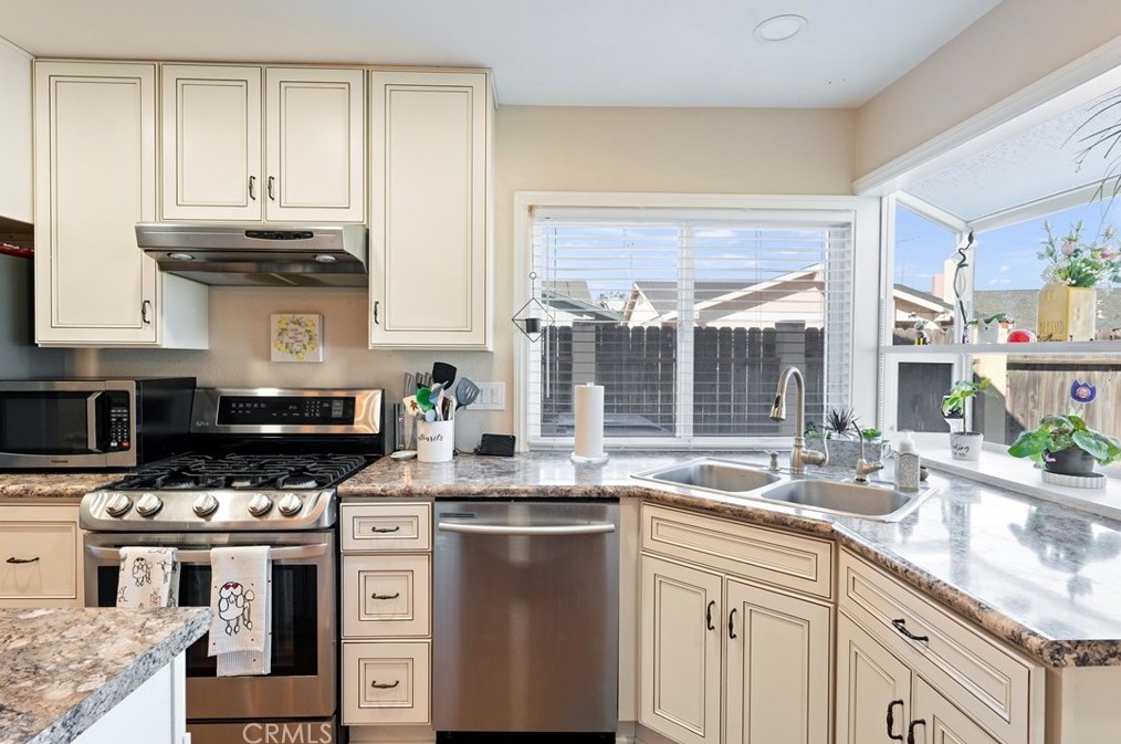 4278 Mill Creek St, Riverside CA  92509-6664 exterior