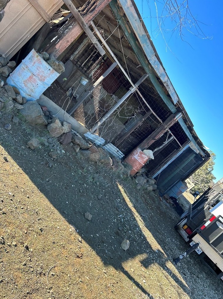 6211 Hubbard Rd, Acton CA  93510-1624 exterior