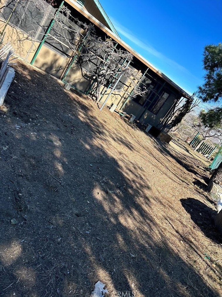 6211 Hubbard Rd, Acton CA  93510-1624 exterior