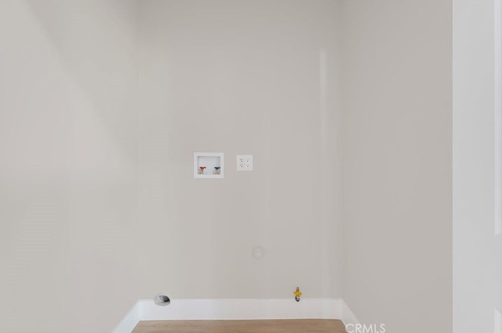 14942 Camarillo St, Van Nuys CA  91403-2004 exterior