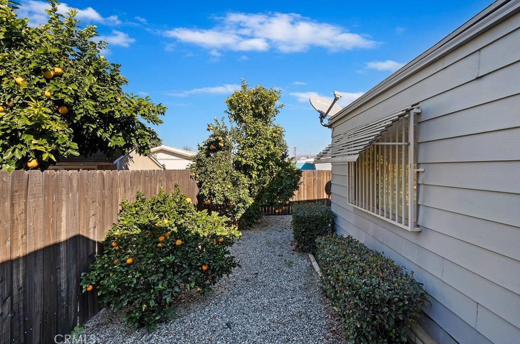 1630 Sonora Dr, Hemet CA  92543-2633 exterior