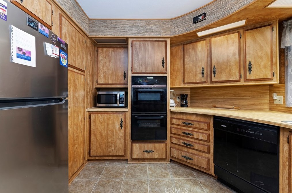 1630 Sonora Dr, Hemet CA  92543-2633 exterior