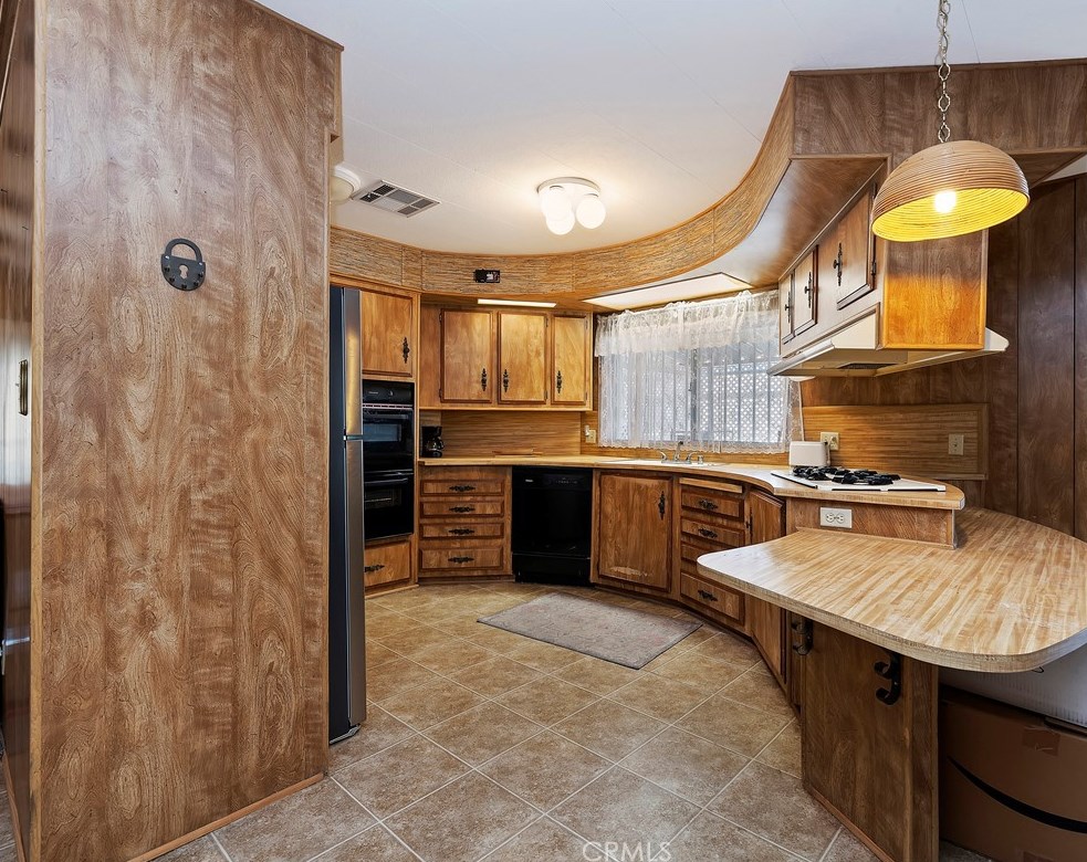 1630 Sonora Dr, Hemet CA  92543-2633 exterior