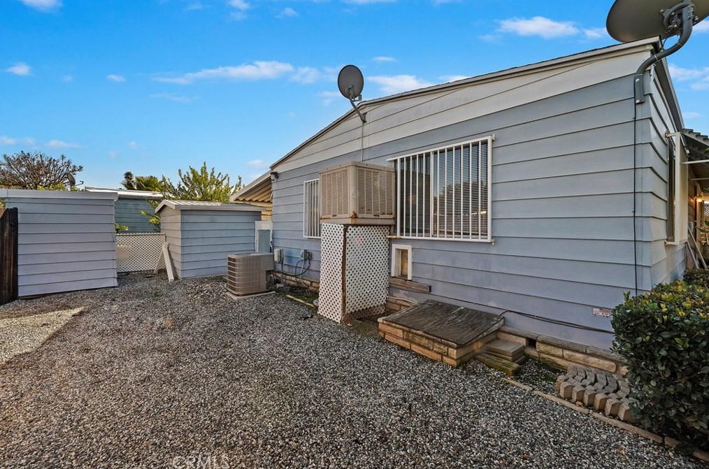 1630 Sonora Dr, Hemet CA  92543-2633 exterior