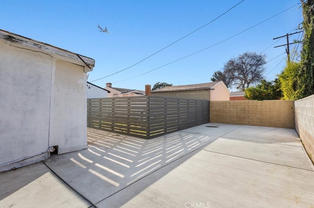 1413 94th St, Los Angeles CA  90047-3911 exterior