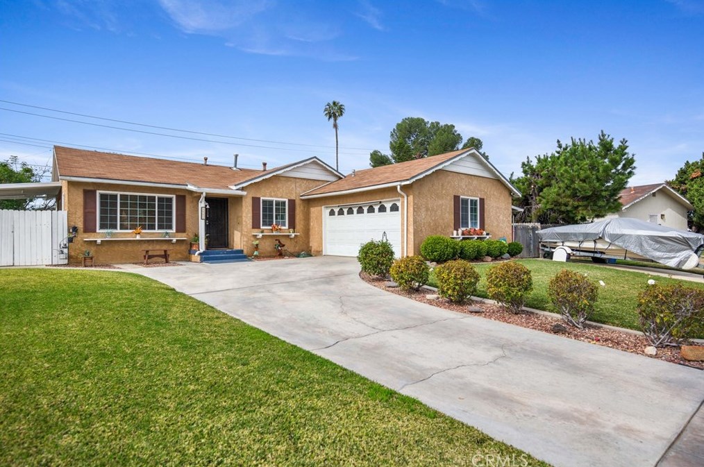 3892 Roblyn St, Riverside CA  92504-2946 exterior