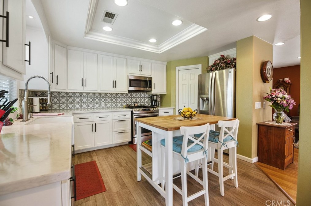 3892 Roblyn St, Riverside CA  92504-2946 exterior