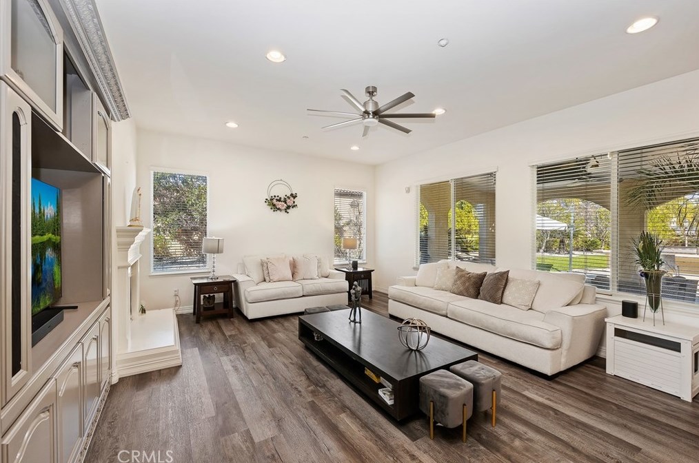 1987 Sycamore Hill Dr, Riverside CA  92506-4669 exterior