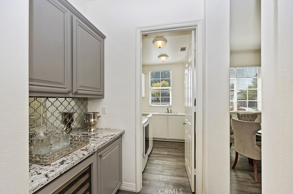 1987 Sycamore Hill Dr, Riverside CA  92506-4669 exterior