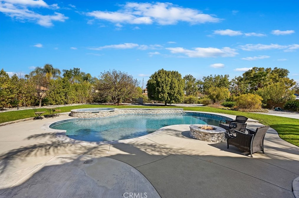1987 Sycamore Hill Dr, Riverside CA  92506-4669 exterior
