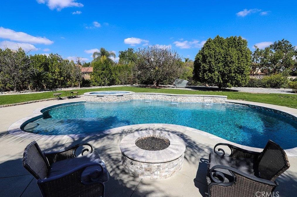 1987 Sycamore Hill Dr, Riverside CA  92506-4669 exterior