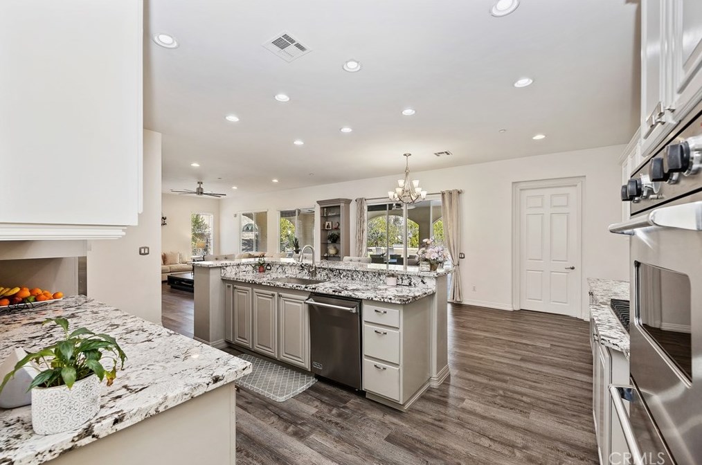 1987 Sycamore Hill Dr, Riverside CA  92506-4669 exterior