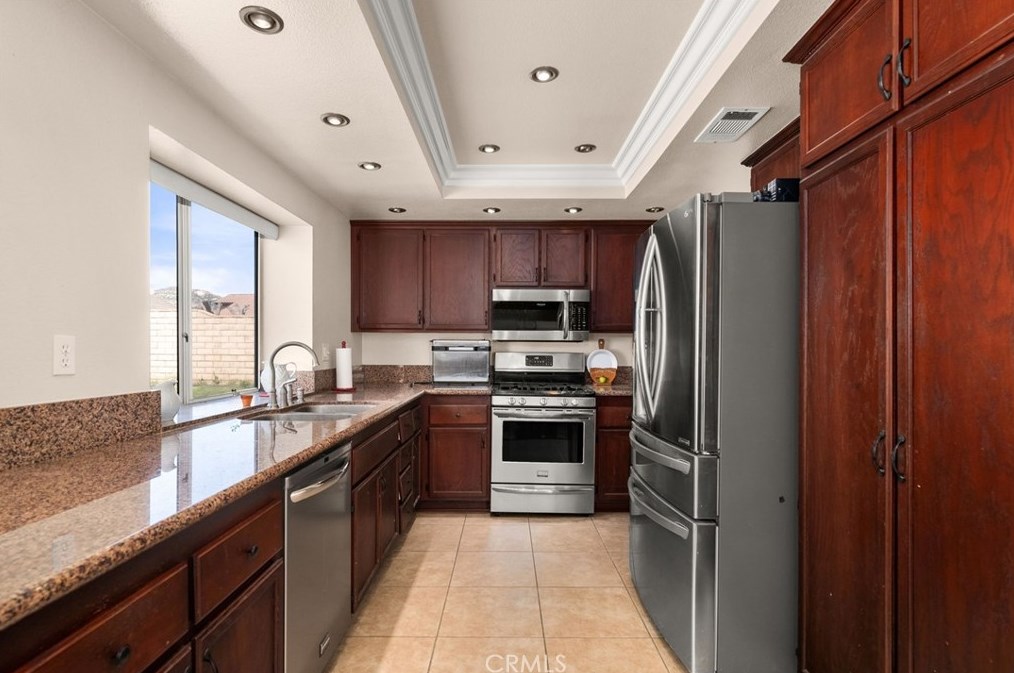 4337 Greystone Cir, Riverside CA  92509-0608 exterior