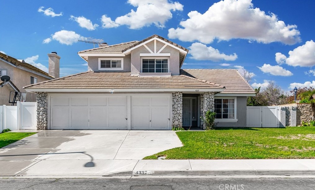 4337 Greystone Cir, Riverside CA  92509-0608 exterior