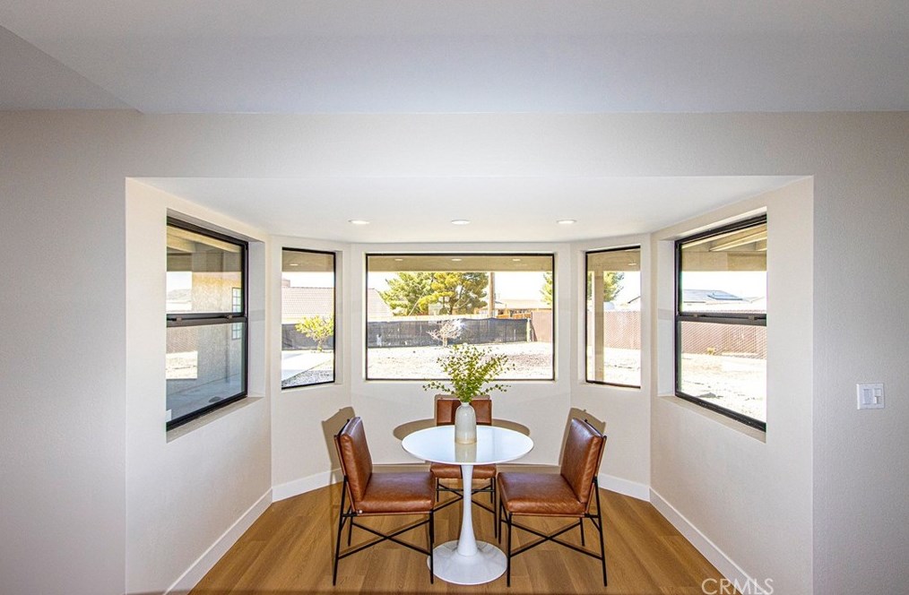 13094 Olathe Rd, Apple Valley CA  92308-4516 exterior