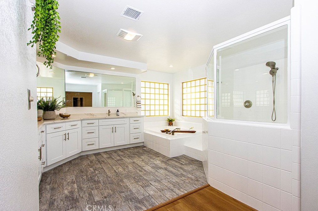 13094 Olathe Rd, Apple Valley CA  92308-4516 exterior