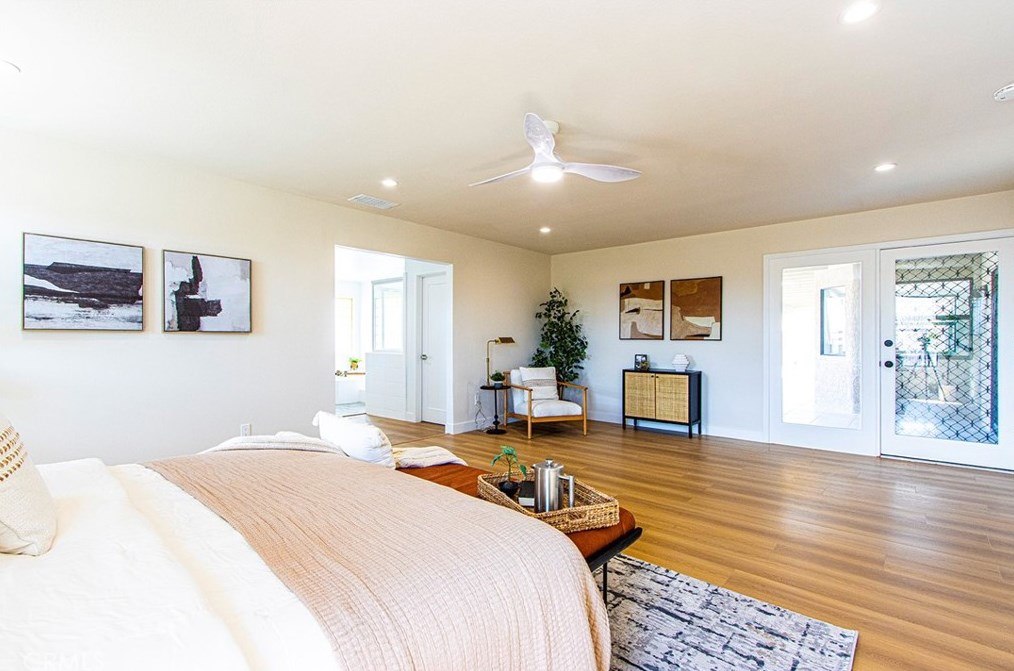 13094 Olathe Rd, Apple Valley CA  92308-4516 exterior