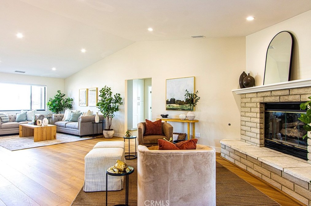 13094 Olathe Rd, Apple Valley CA  92308-4516 exterior