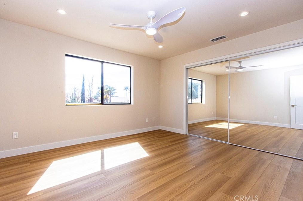 13094 Olathe Rd, Apple Valley CA  92308-4516 exterior