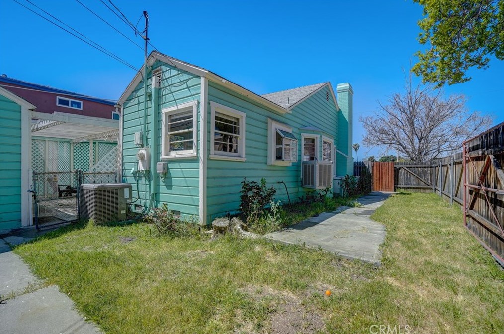 3095 E St, San Bernardino CA  92405-2649 exterior